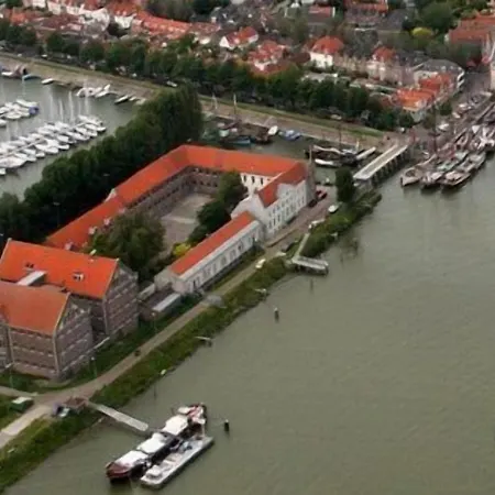 Oostereiland Otel 3*