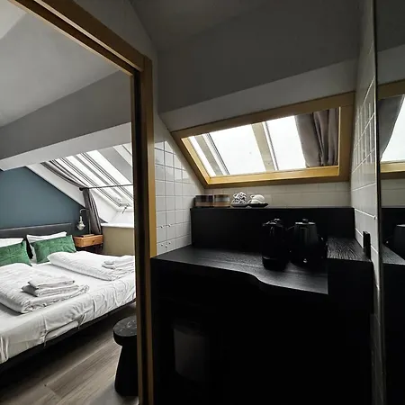 Hotel Oostereiland 3*