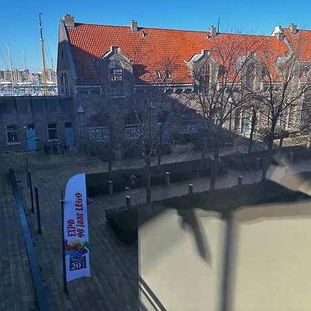 Oostereiland 3*
