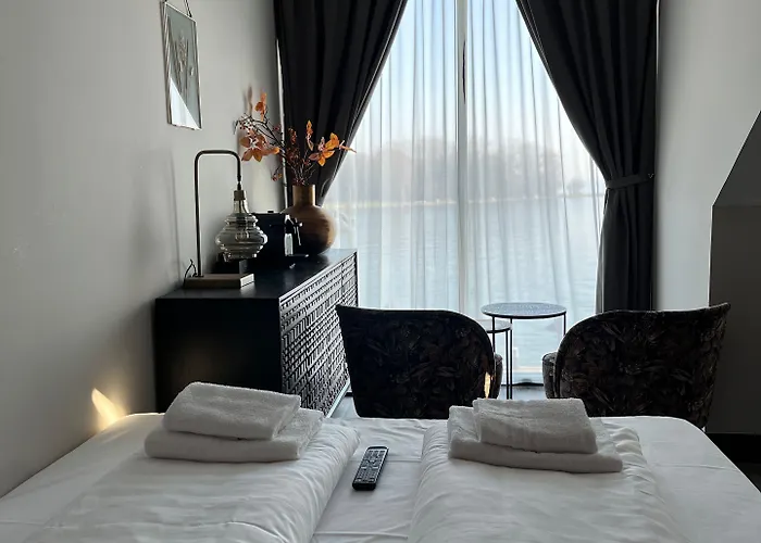 호텔 Oostereiland 호른