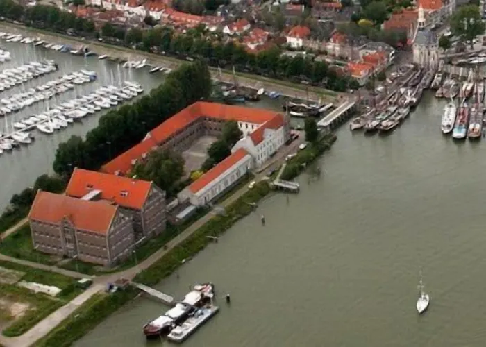 Oostereiland 호텔 3*