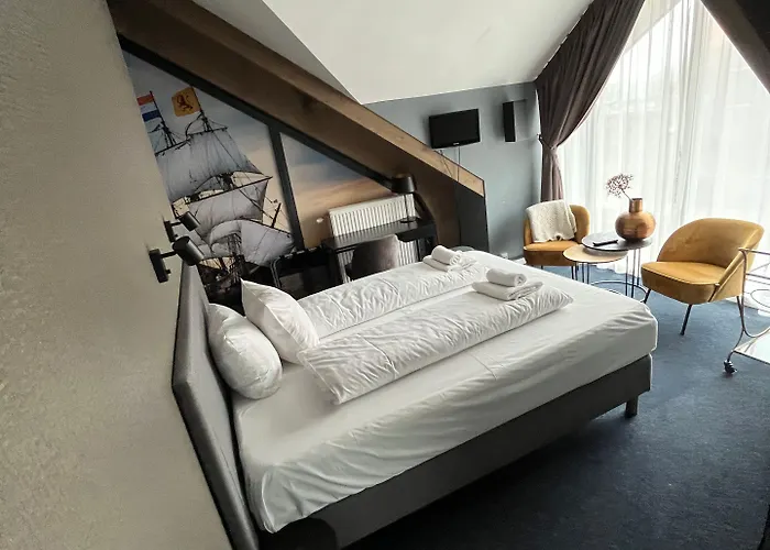 Oostereiland 3* 호른