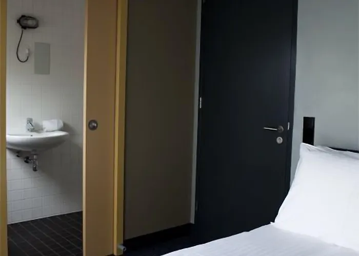 Oostereiland 3* 호른