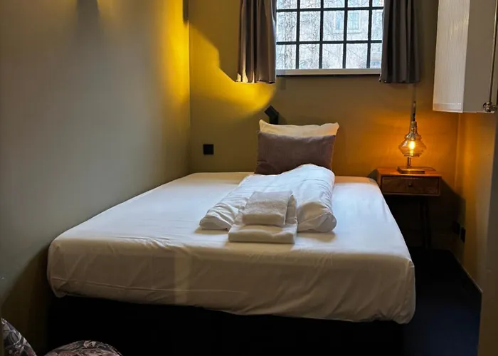 Oostereiland 3* 호른