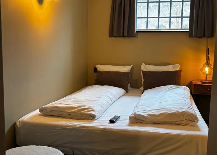 Oostereiland 3* 호른