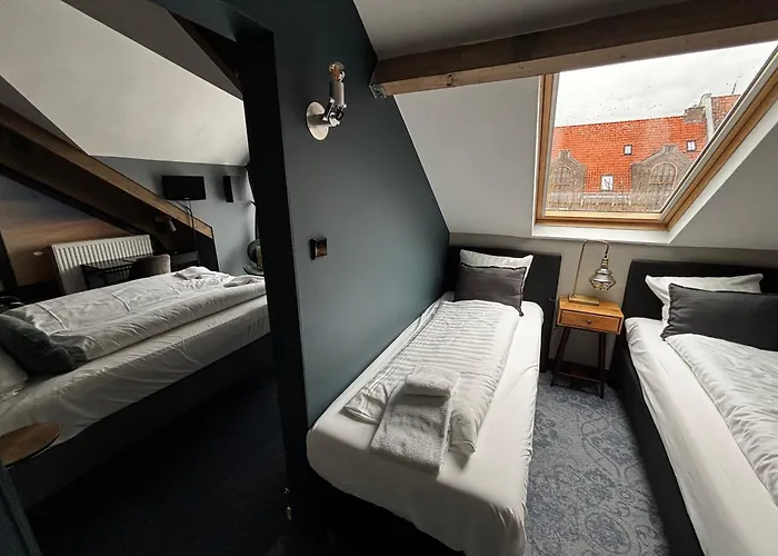 Oostereiland 3* 호른